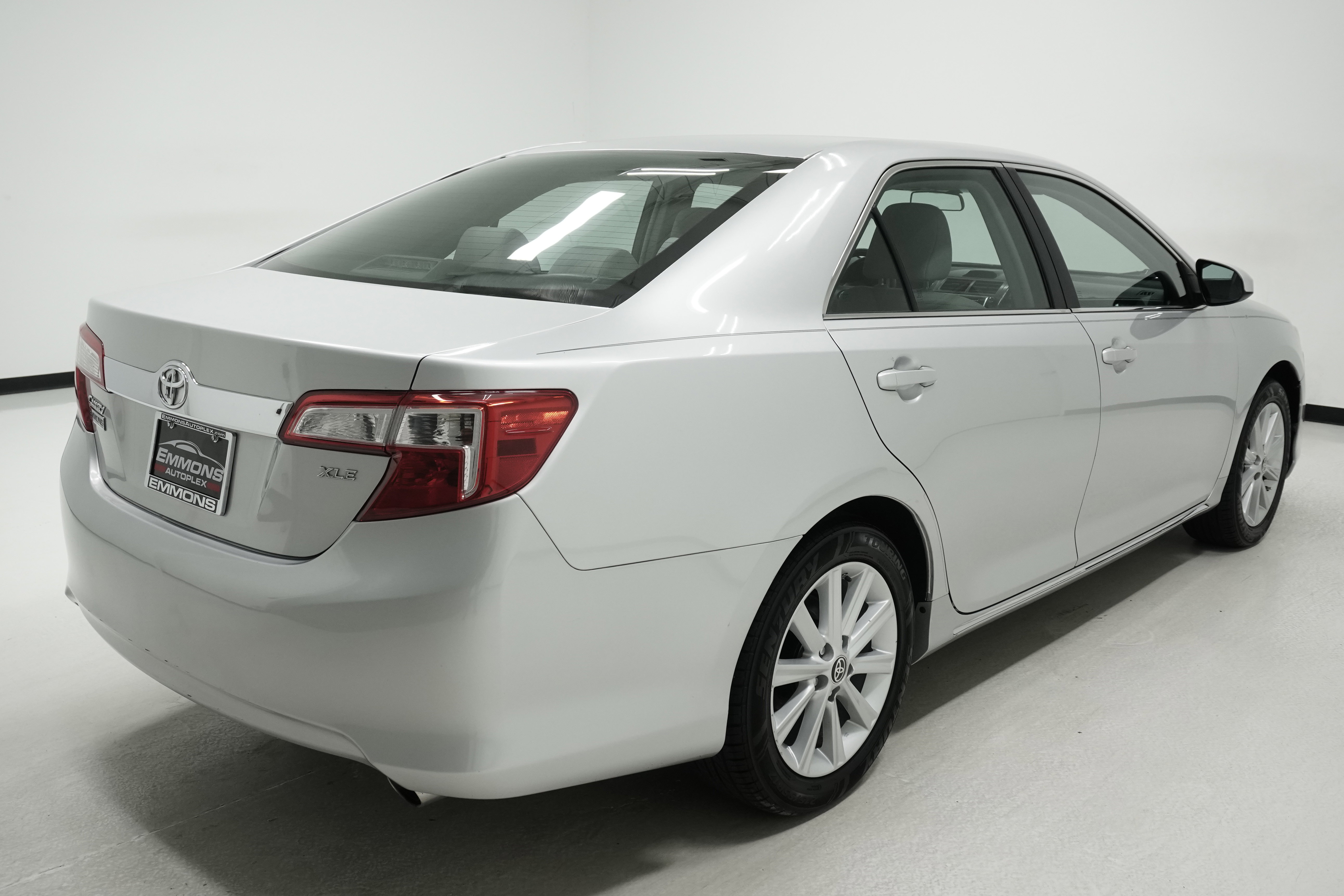 Used 2014 Toyota Camry XLE FWD image 4