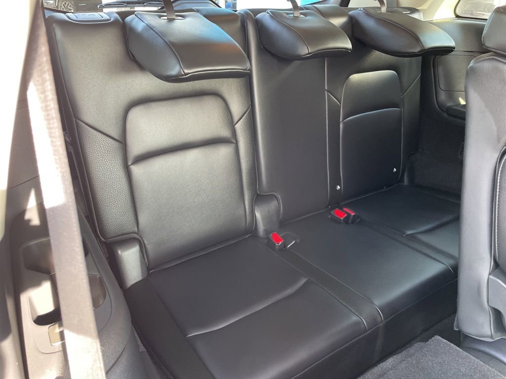 Used 2025 Nissan Pathfinder SL AWD/4WD image 39