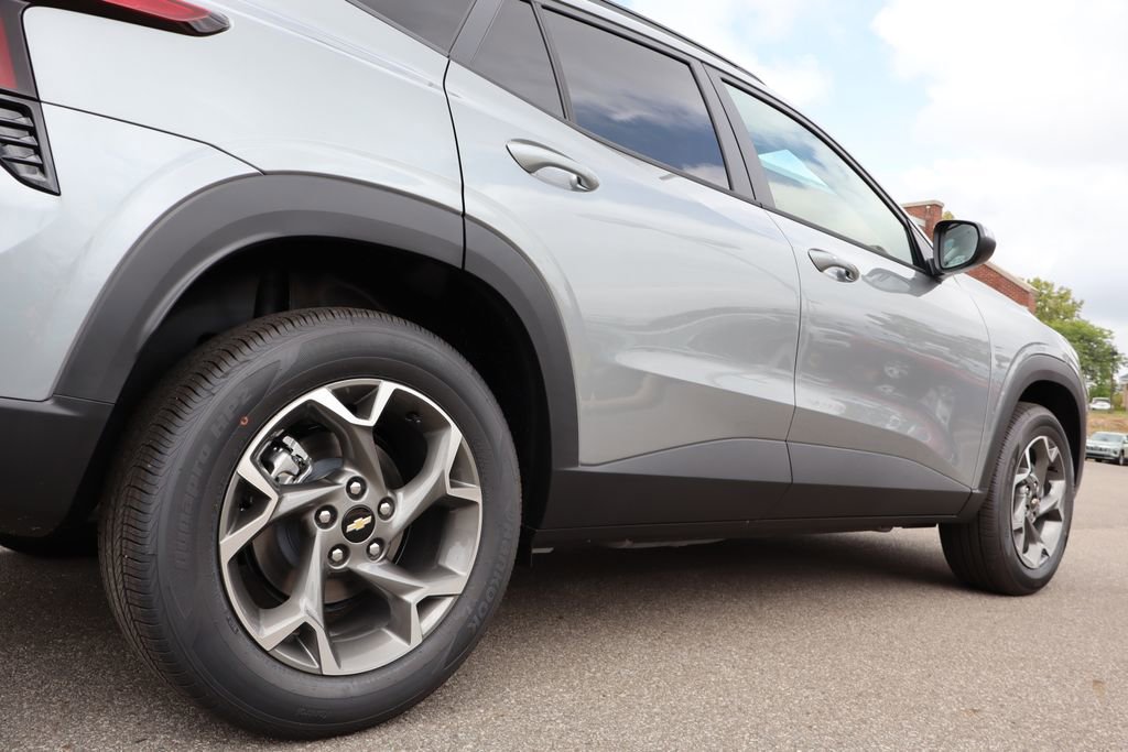 New 2025 Chevrolet Trax LT w/ Driver Confidence Package image 29