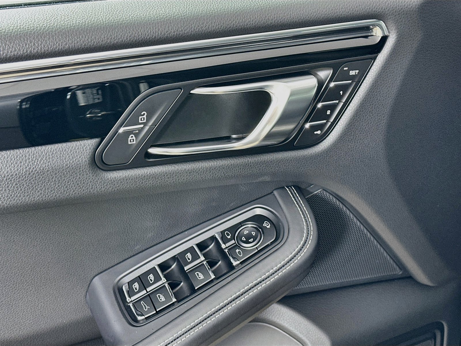 New 2026 Porsche Macan AWD/4WD image 17
