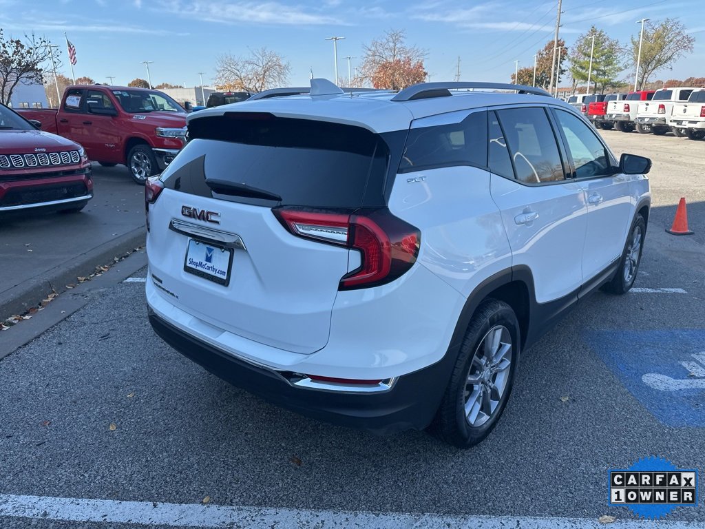Used 2024 GMC Terrain SLT image 29