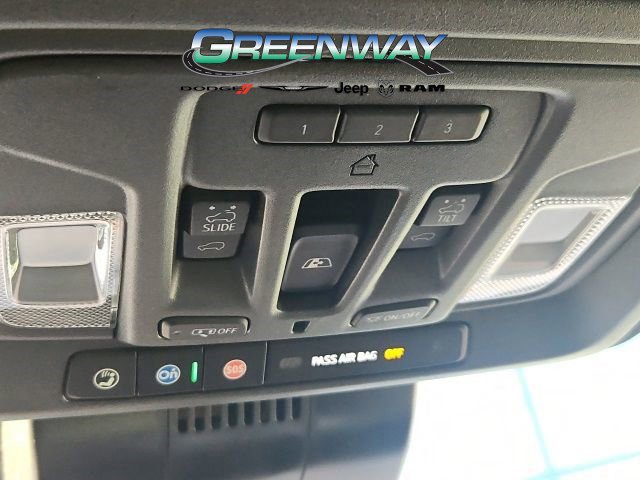 Used 2024 GMC Sierra 1500 AT4 w/ Technology Package AWD/4WD image 17
