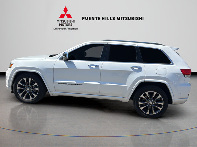 Used 2017 Jeep Grand Cherokee Overland w/ Jeep Active Safety Group AWD/4WD image 8