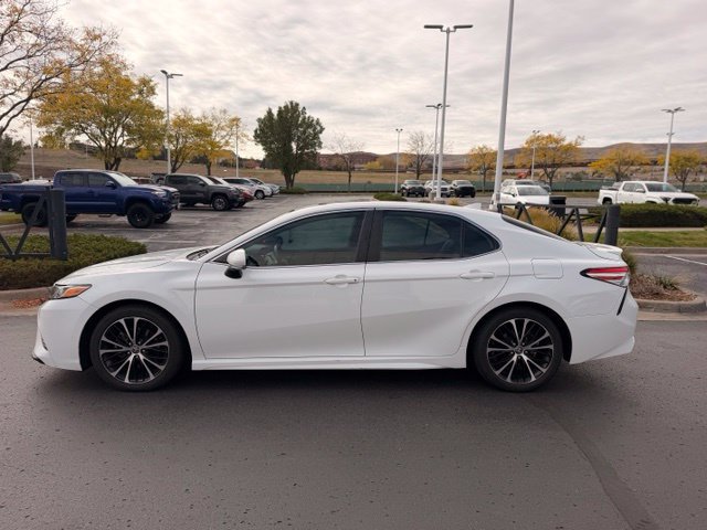 Used 2020 Toyota Camry SE w/ Moonroof Package AWD/4WD image 3