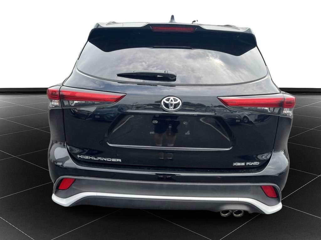 Used 2021 Toyota Highlander XSE AWD/4WD image 4