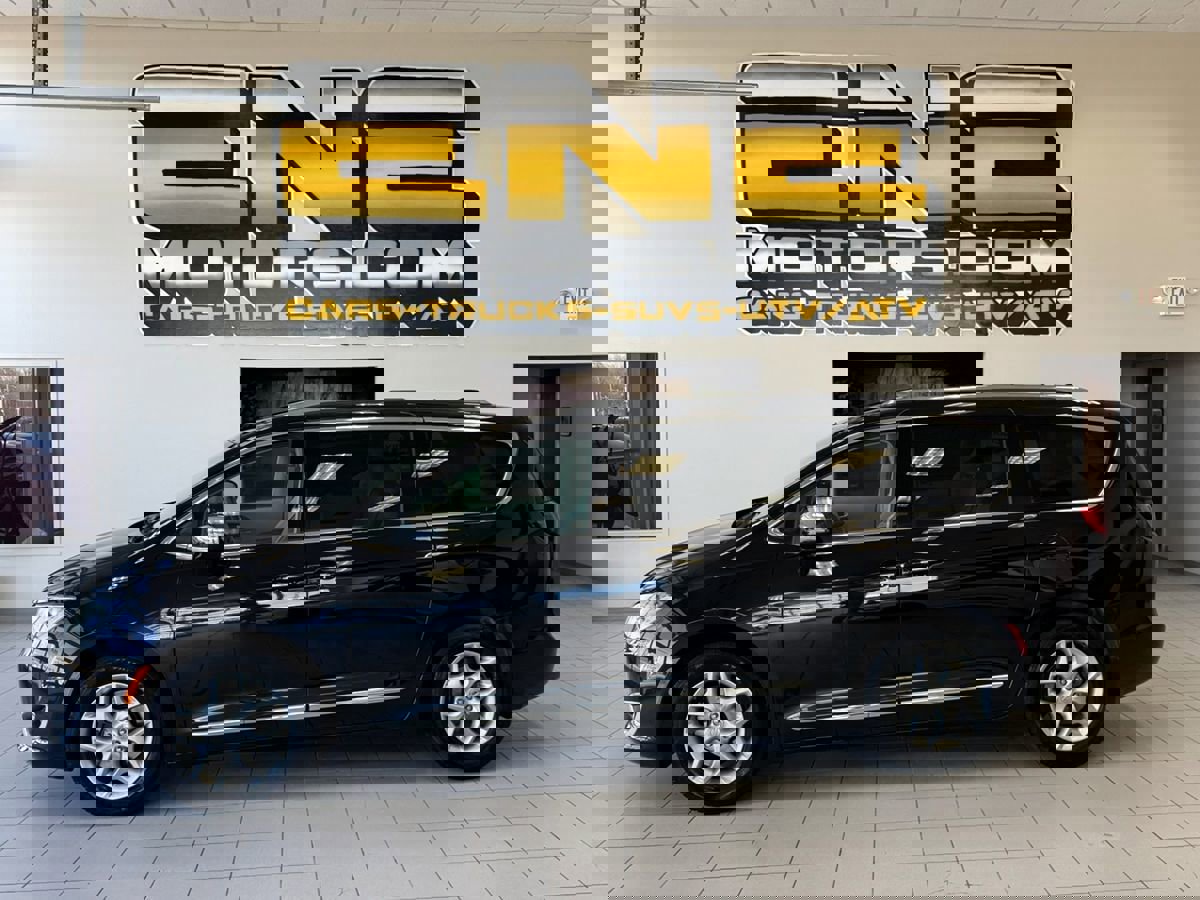 Used 2019 Chrysler Pacifica Limited image 4