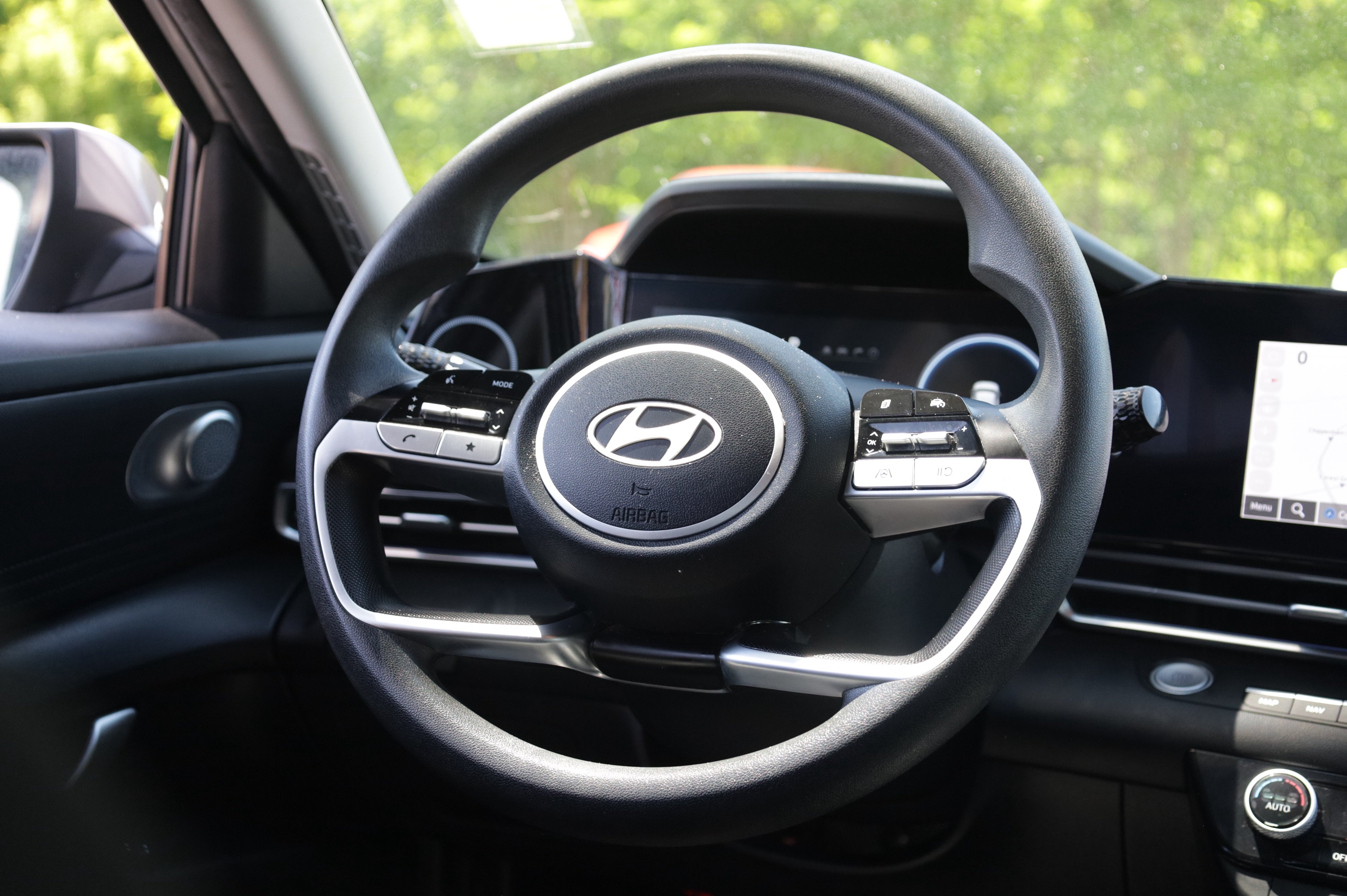 Used 2024 Hyundai Elantra SEL FWD image 6