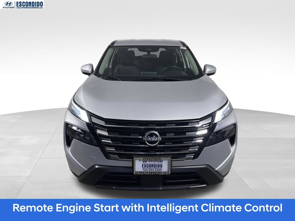 Used 2025 Nissan Rogue SV FWD image 8