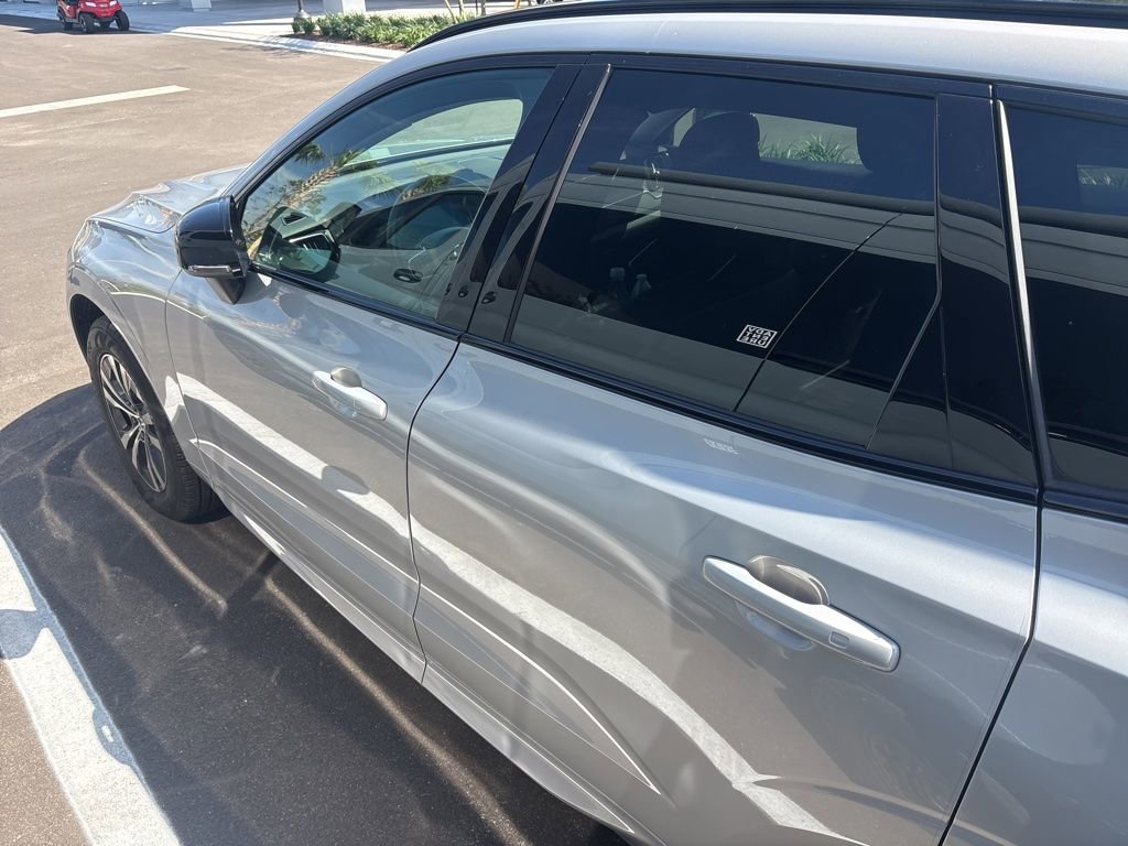 Used 2024 Volvo XC60 B5 Core image 11