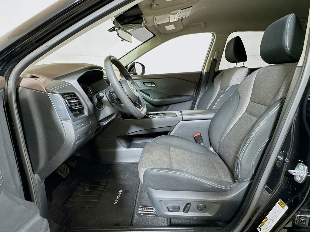 Used 2021 Nissan Rogue SV FWD image 17