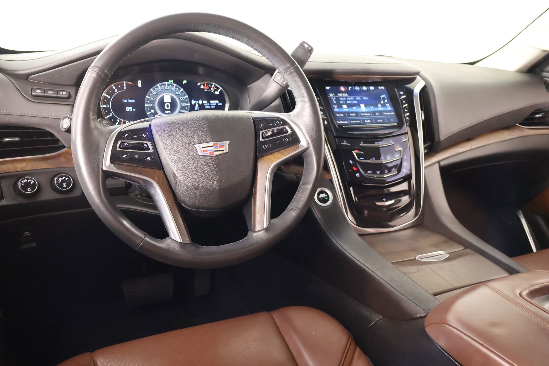 Used 2017 Cadillac Escalade Premium Luxury AWD/4WD image 2