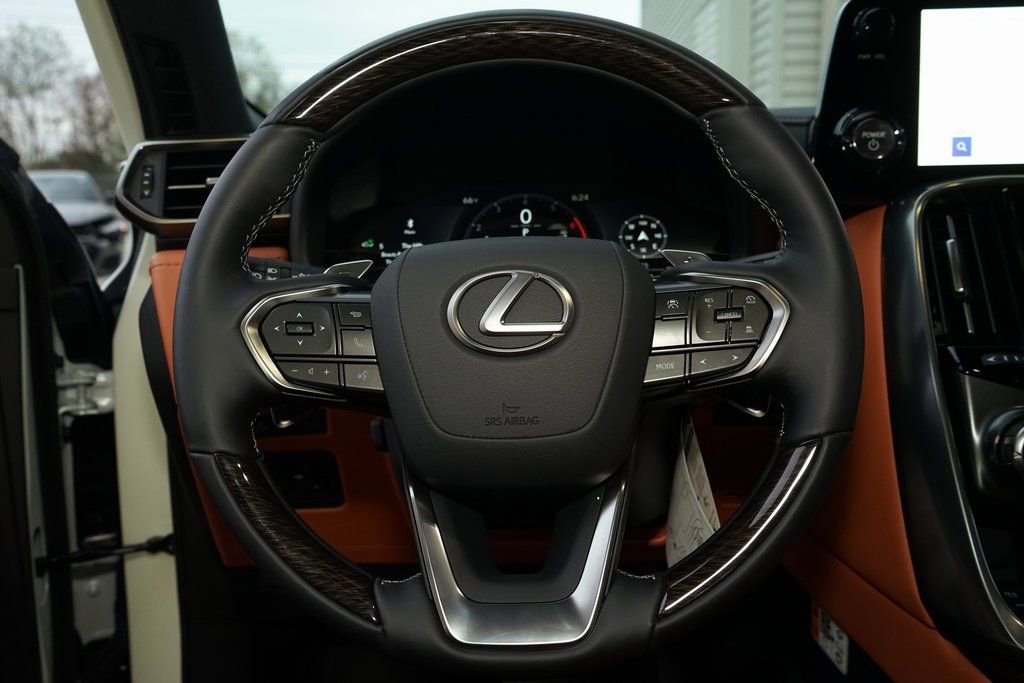 Used 2026 Lexus LX 700h Ultra Luxury image 12