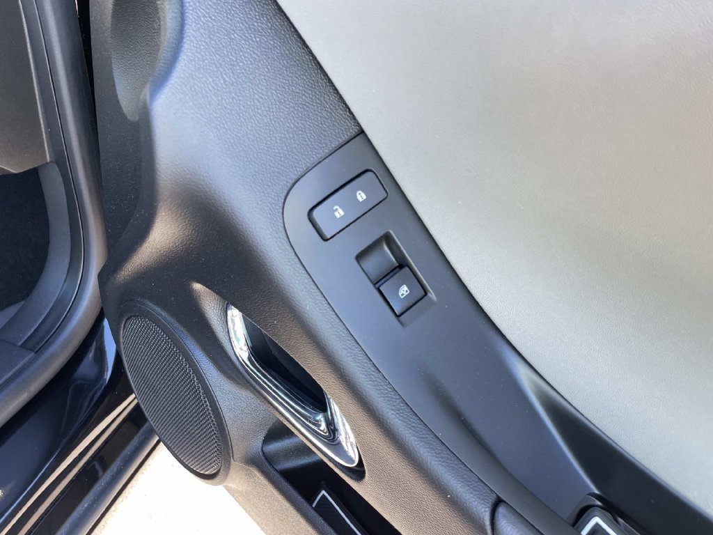Used 2015 Chevrolet Camaro LS RWD image 29