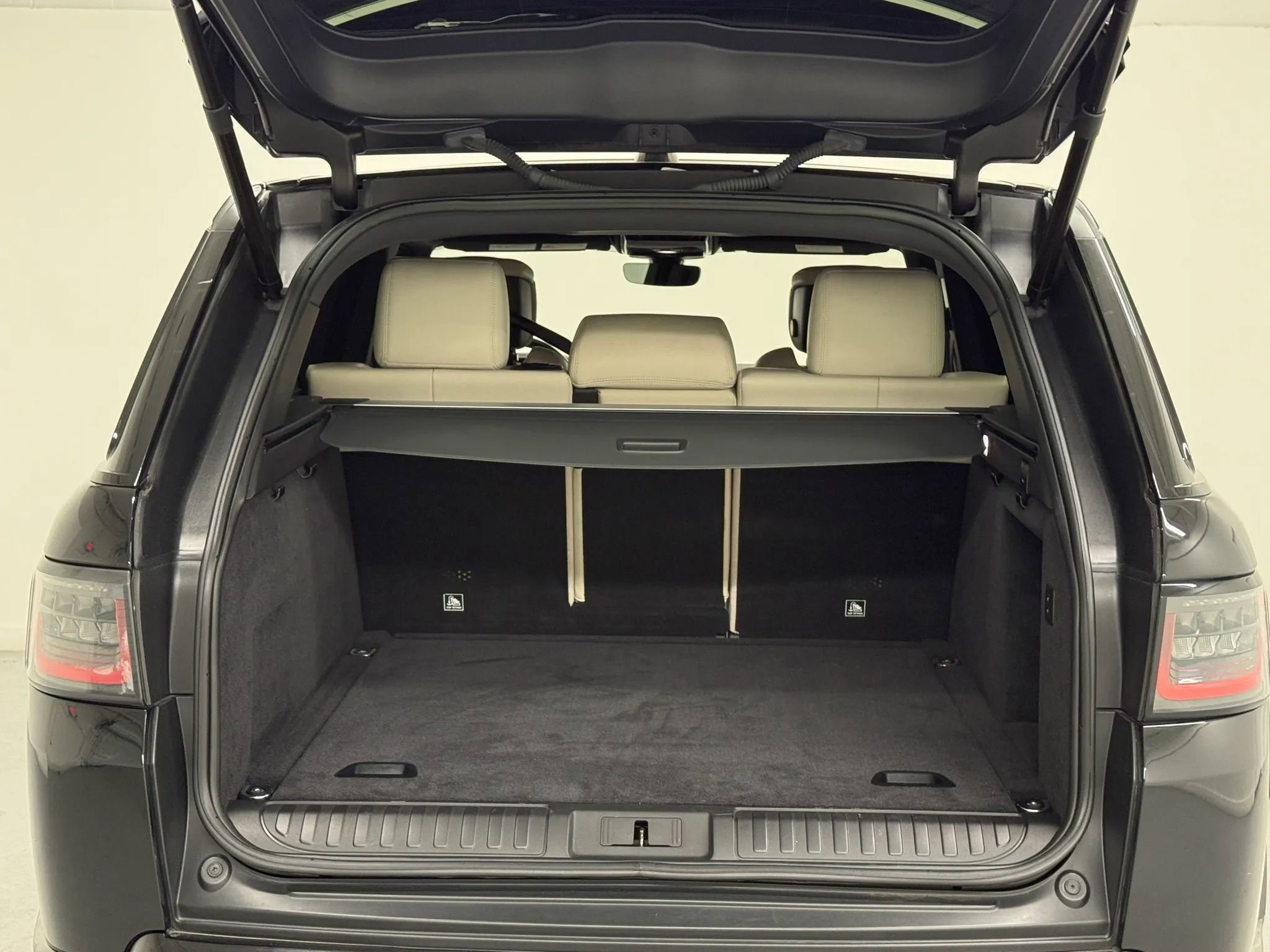 Used 2019 Land Rover Range Rover Sport HSE Dynamic image 39