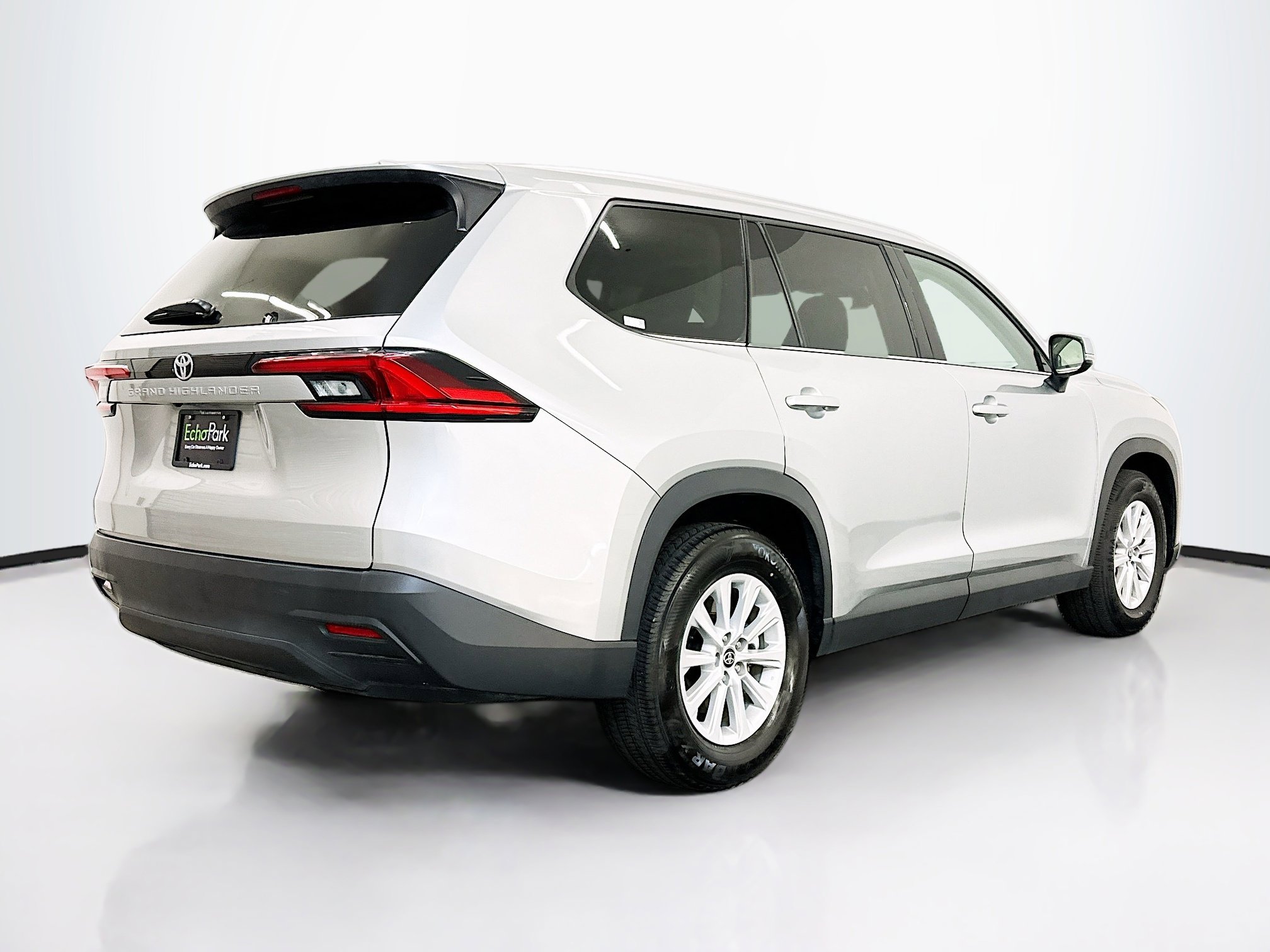 Used 2025 Toyota Grand Highlander AWD image 9