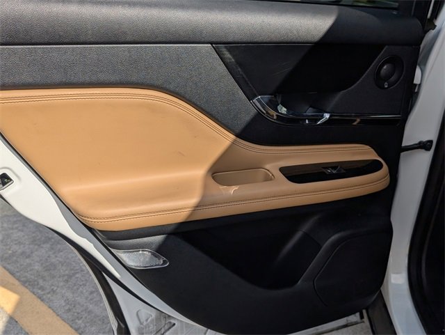 Used 2021 Lincoln Corsair Reserve image 19