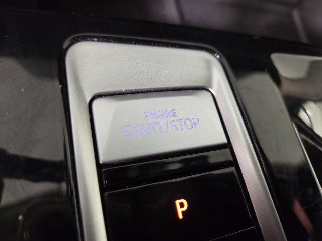 Used 2024 Volkswagen Atlas SE AWD/4WD image 25