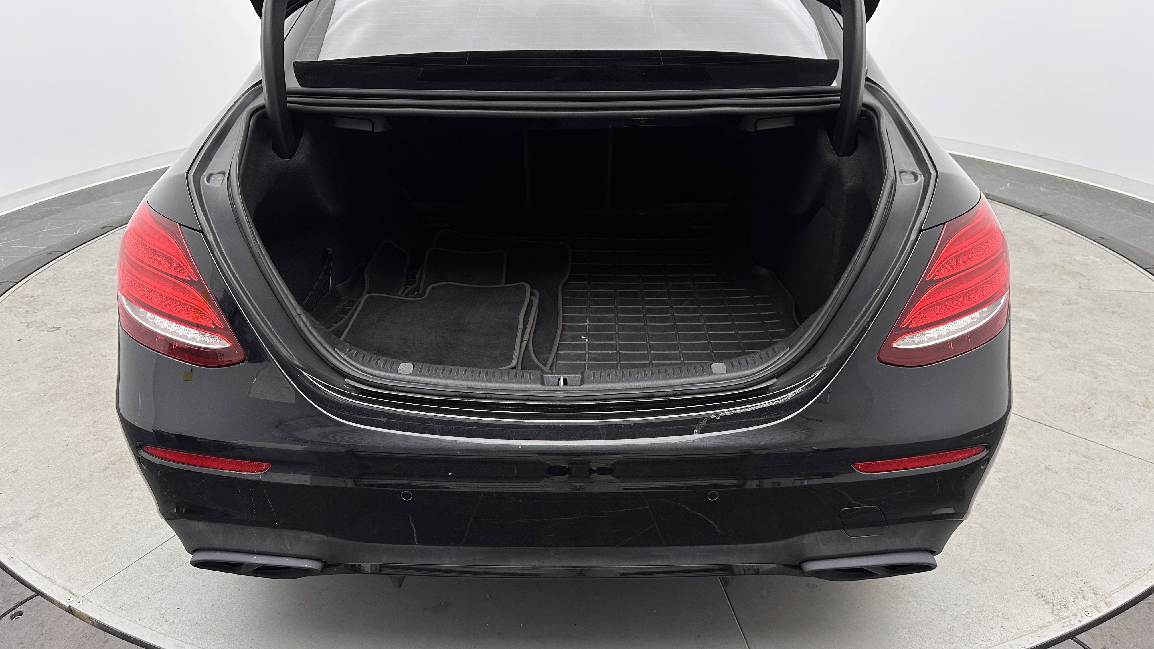 Used 2019 Mercedes-Benz E 300 w/ Premium 1 Package image 31