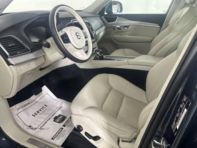 Used 2022 Volvo XC90 T5 Momentum w/ Climate Package AWD/4WD image 12
