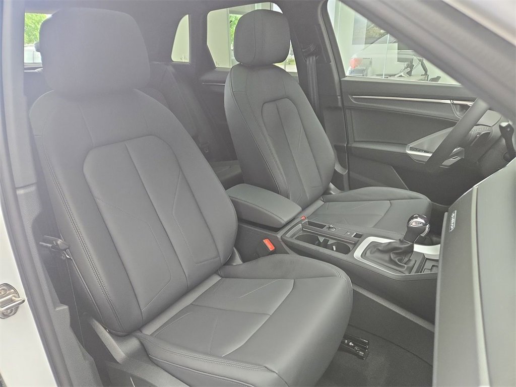 New 2025 Audi Q3 2.0T Premium image 24