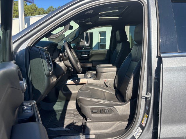 Used 2019 Chevrolet Silverado 1500 High Country w/ Technology Package AWD/4WD image 12