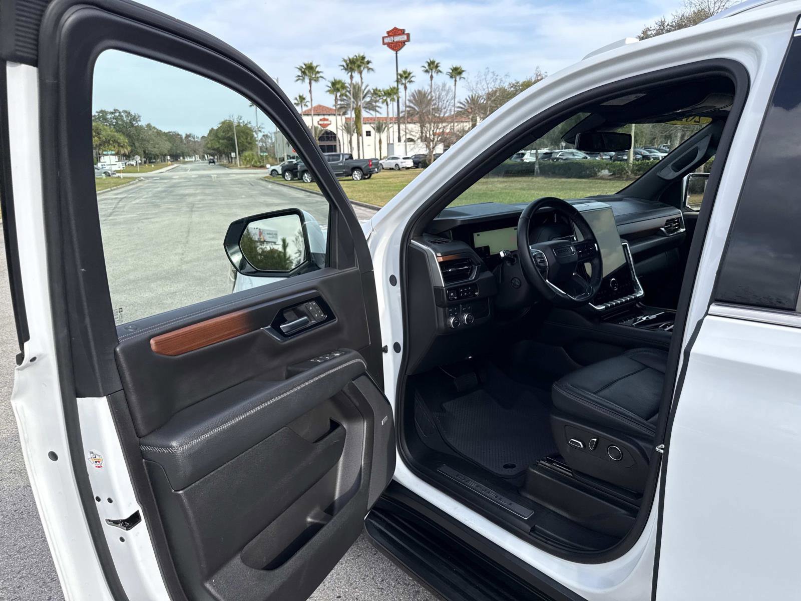 Used 2025 GMC Yukon Denali image 19