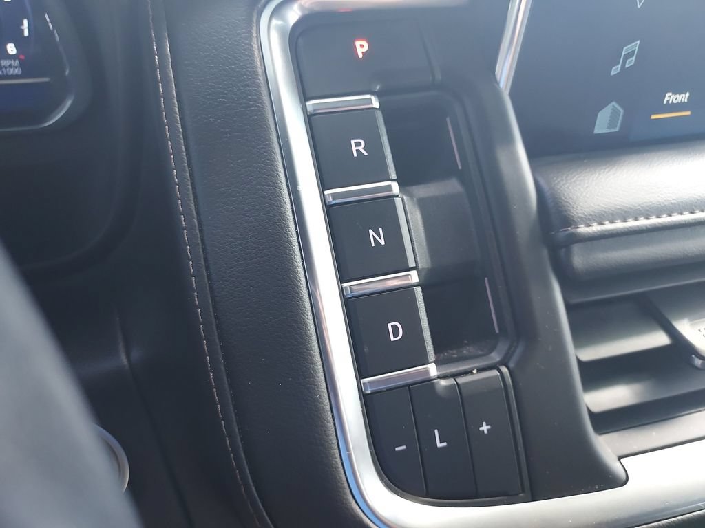 Used 2023 Chevrolet Tahoe High Country AWD/4WD image 25