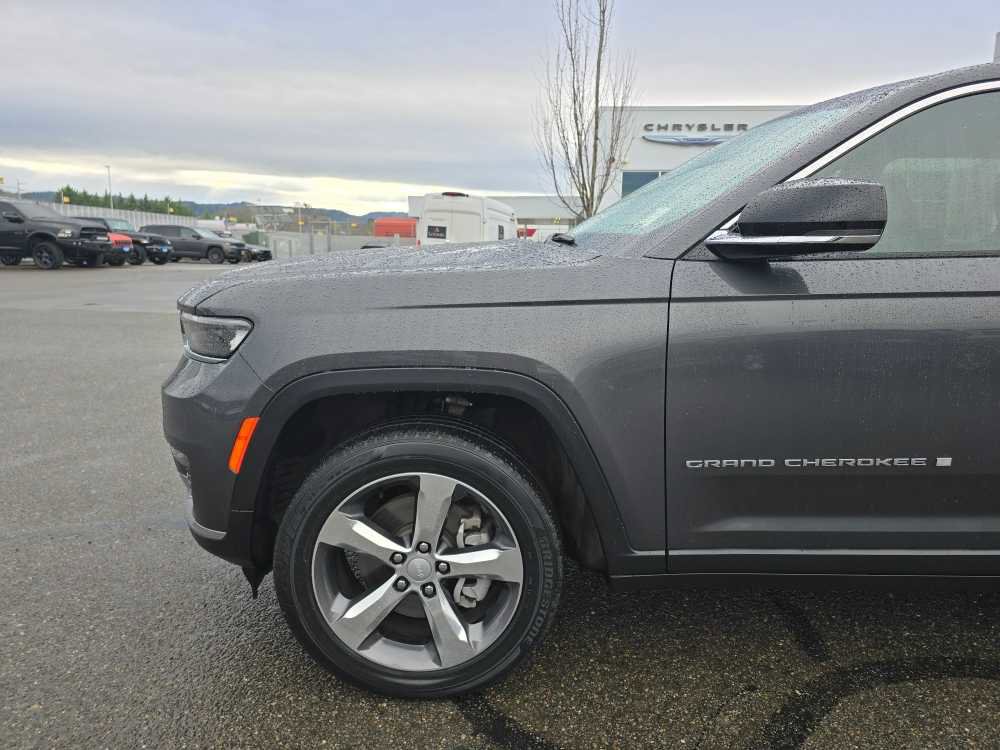 Used 2022 Jeep Grand Cherokee L Limited image 19