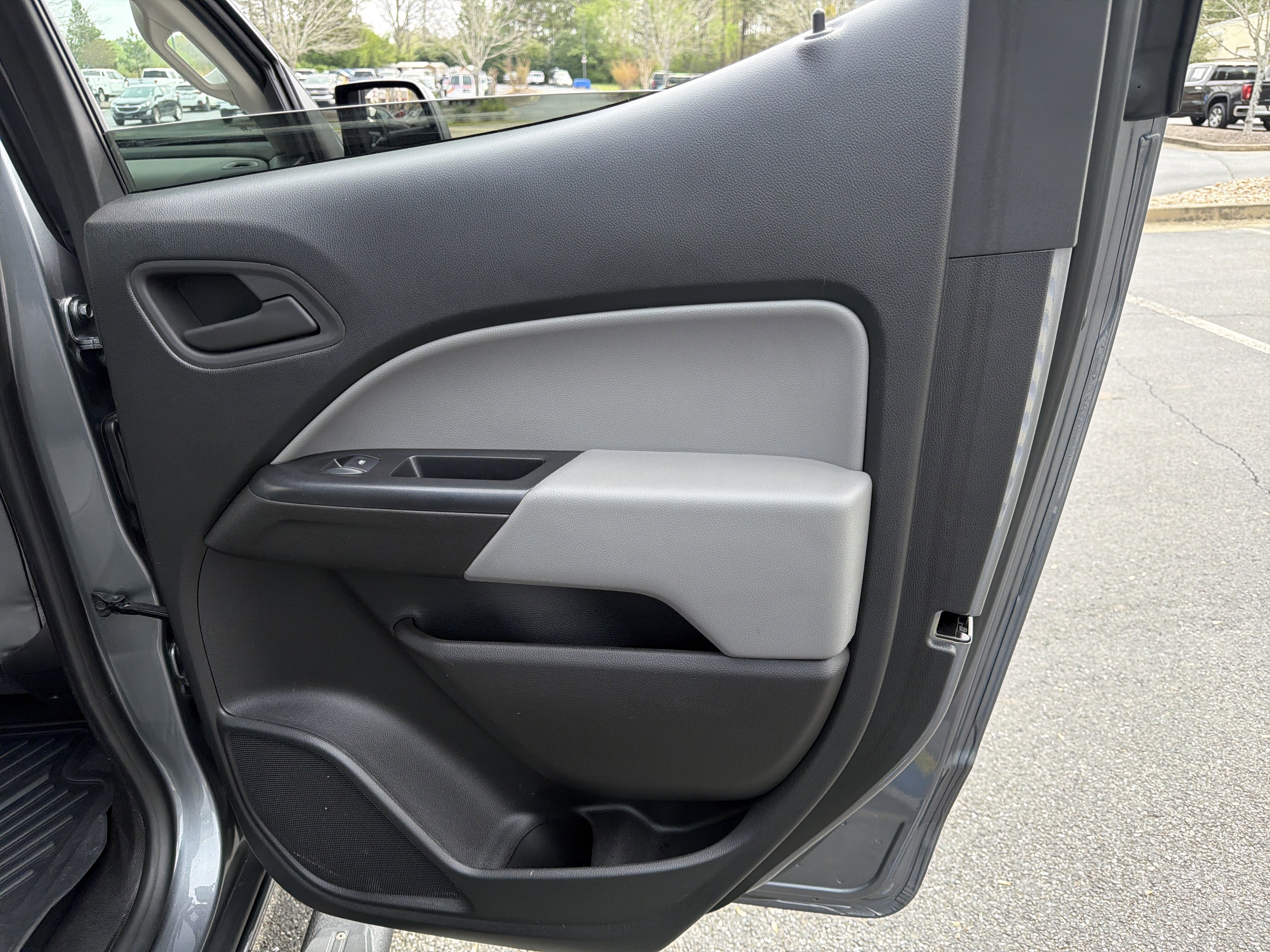 Used 2022 Chevrolet Colorado W/T w/ WT Convenience Package AWD/4WD image 16