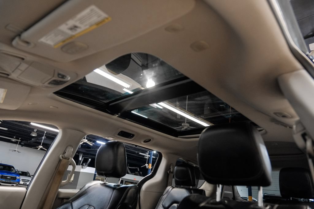 Used 2020 Chrysler Pacifica Limited FWD image 5