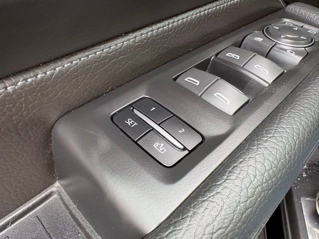 Used 2024 GMC Yukon XL Denali image 27