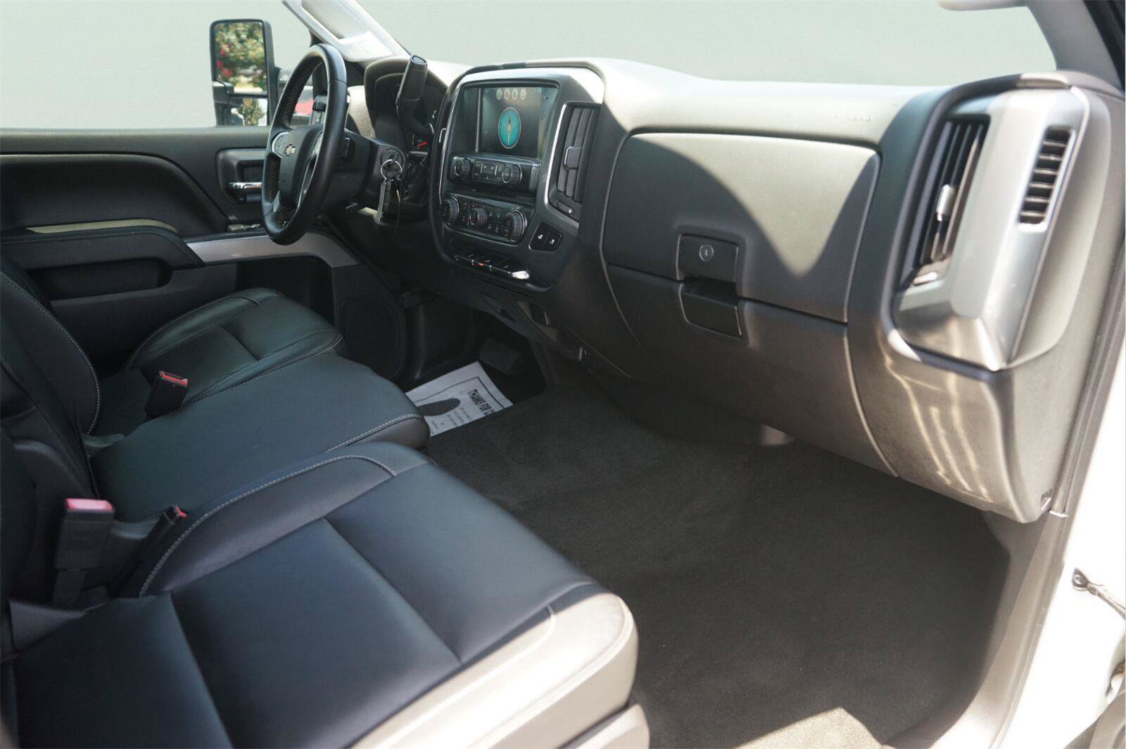 Used 2015 Chevrolet Silverado 2500 LT w/ LT Convenience Package AWD/4WD image 17