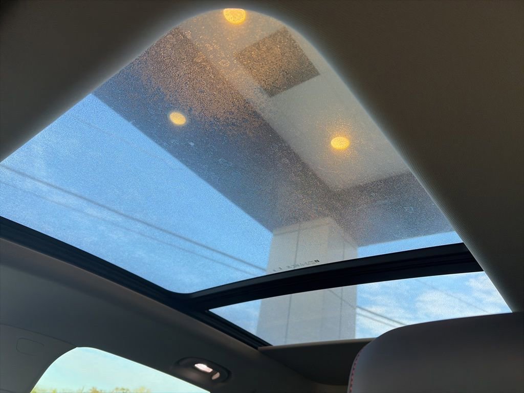 Used 2023 Buick Envision Essence w/ Technology Package I image 16