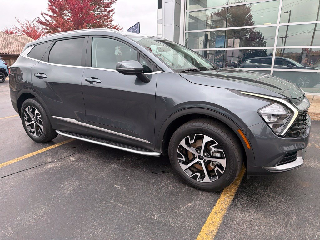Used 2023 Kia Sportage EX AWD/4WD image 3