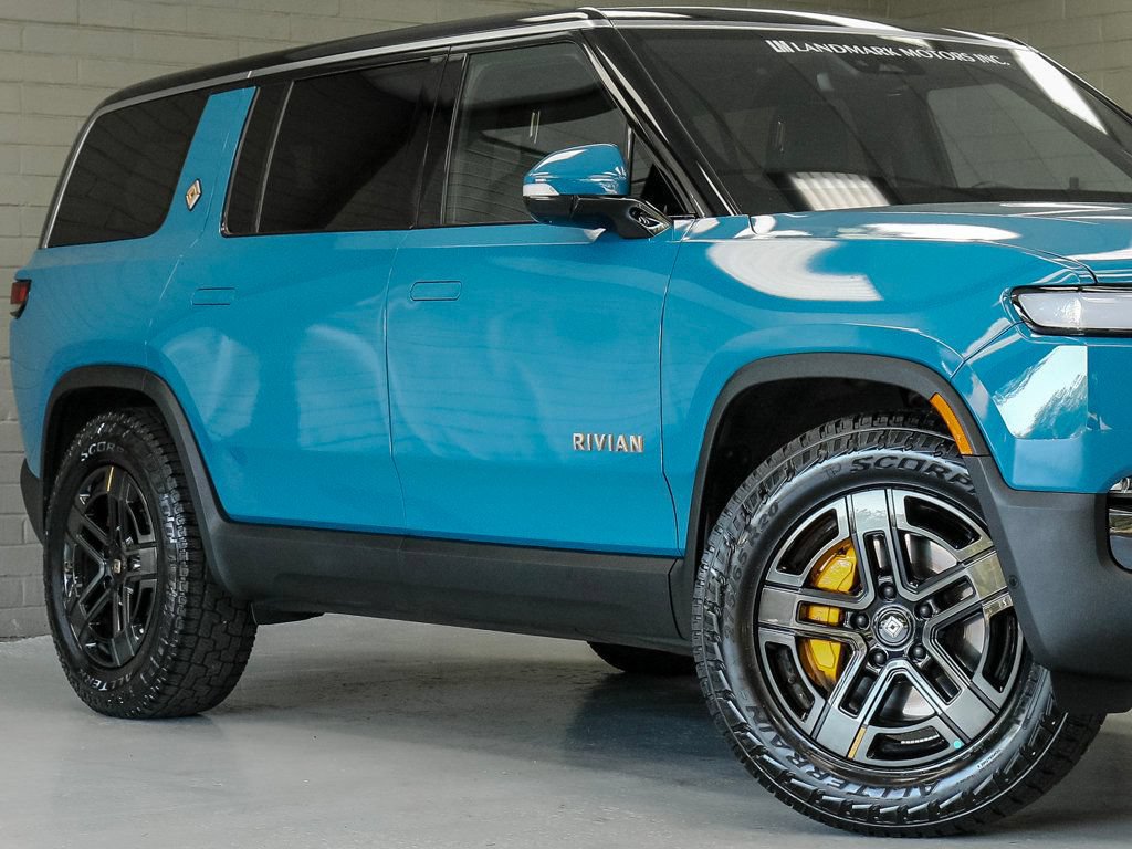 Used 2023 Rivian R1S Adventure AWD/4WD image 10