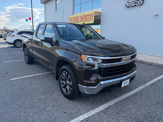 Used 2023 Chevrolet Silverado 1500 LT image 2