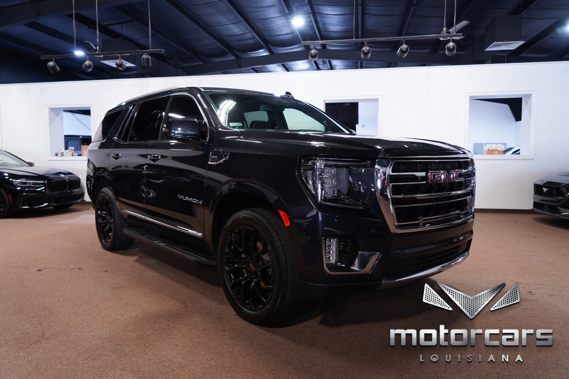 Used 2023 GMC Yukon SLT w/ SLT Premium Package image 9