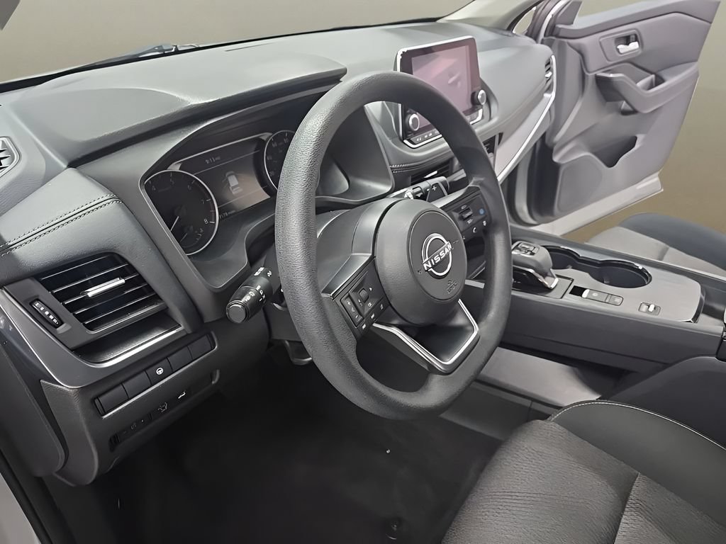 Used 2024 Nissan Rogue SV FWD image 13