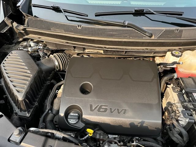 Used 2023 Chevrolet Traverse LS w/ Safety Package FWD image 31