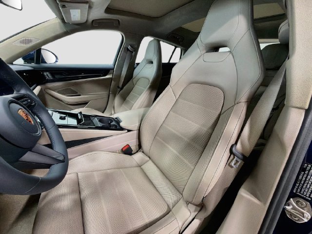 Certified 2026 Porsche Panamera GTS AWD/4WD image 5
