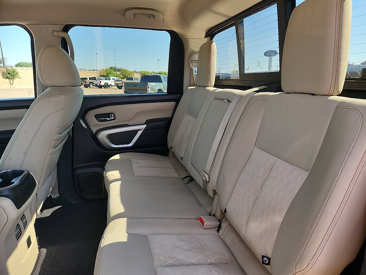 Used 2017 Nissan Titan SV AWD/4WD image 6