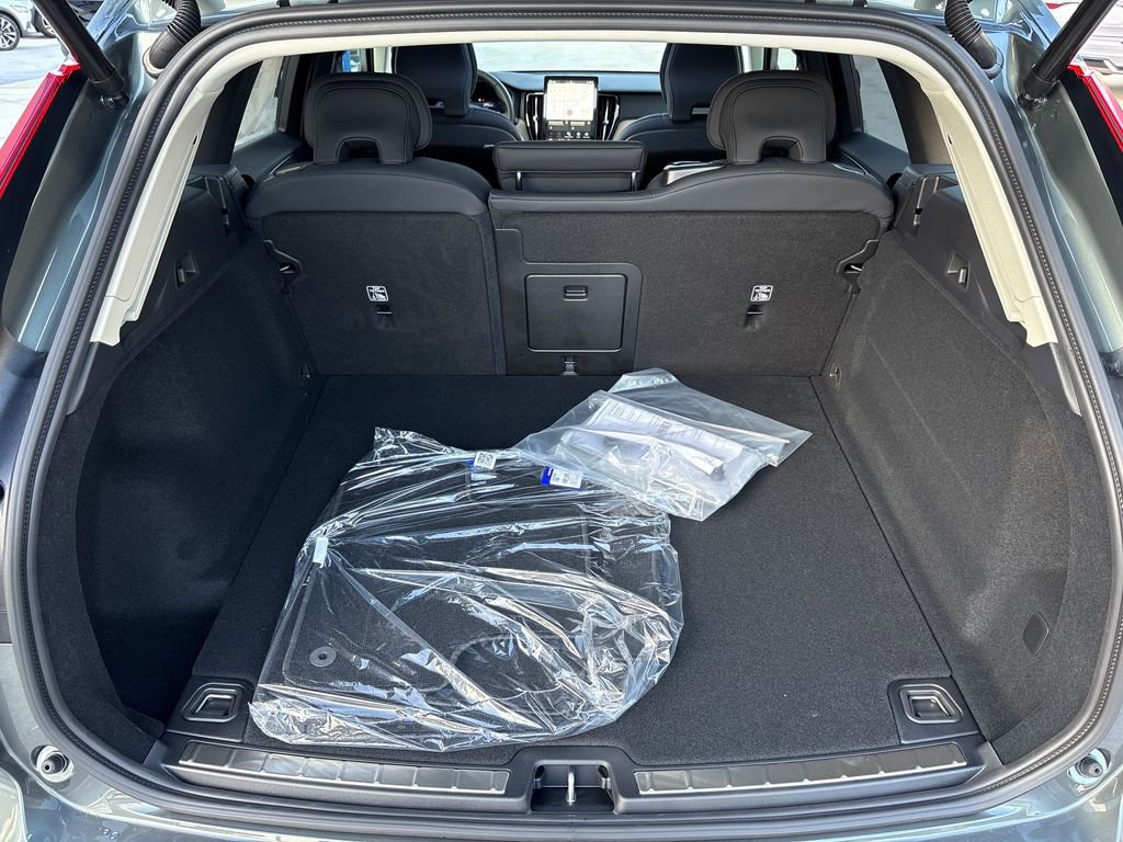 New 2026 Volvo XC60 B5 Plus image 28