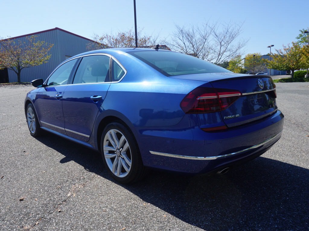 Used 2017 Volkswagen Passat 1.8T SEL Premium FWD image 9
