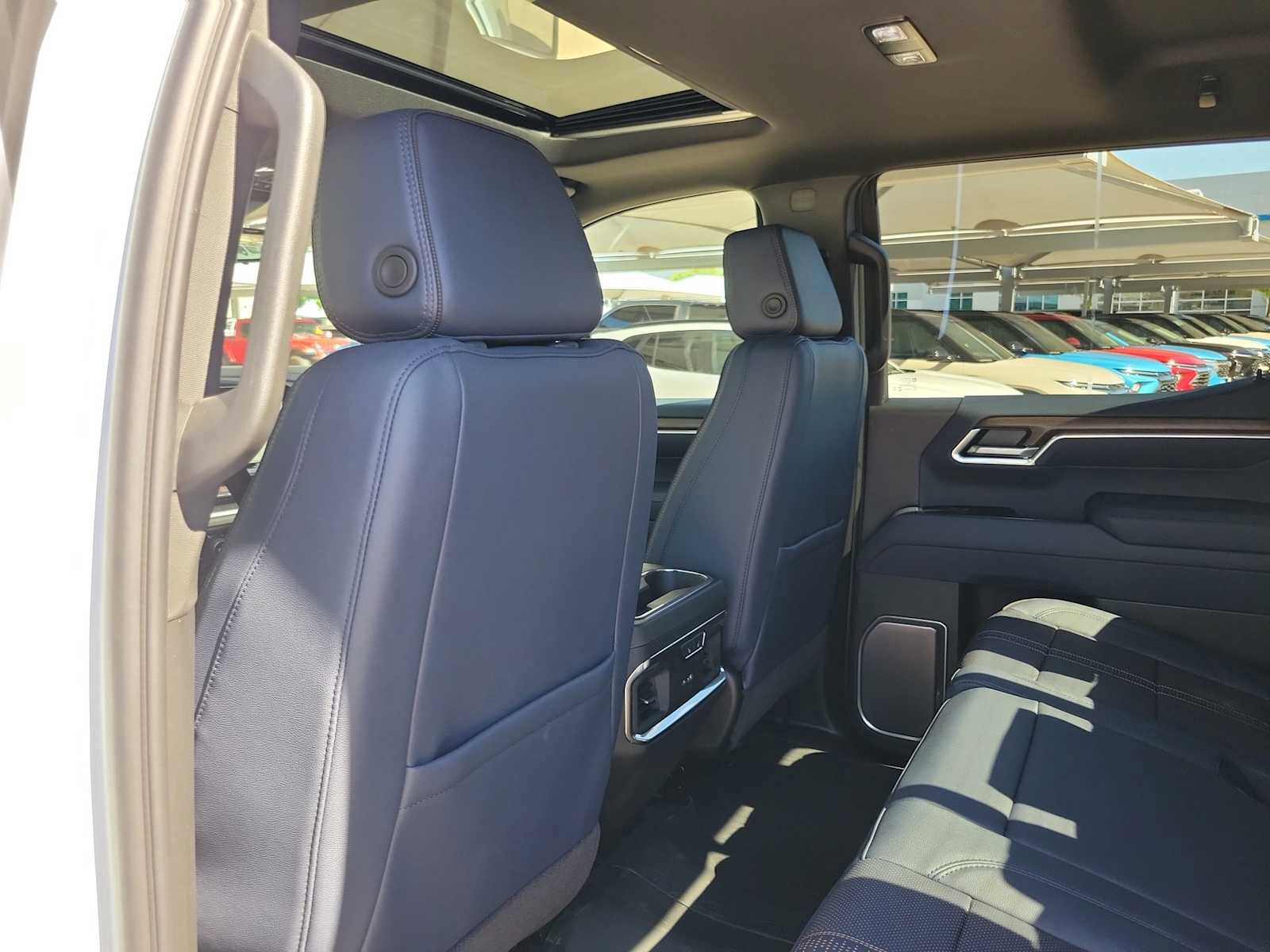 New 2026 Chevrolet Silverado 1500 High Country w/ Technology Package AWD/4WD image 16