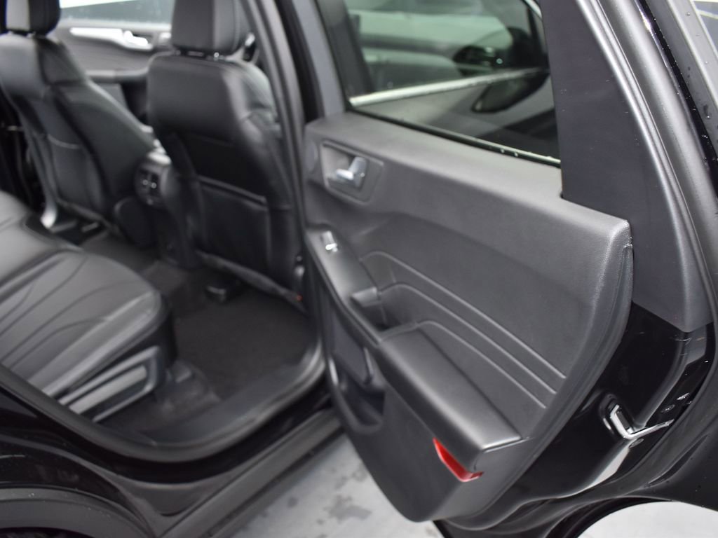 New 2025 Ford Escape SE w/ PHEV Premium Package FWD image 15