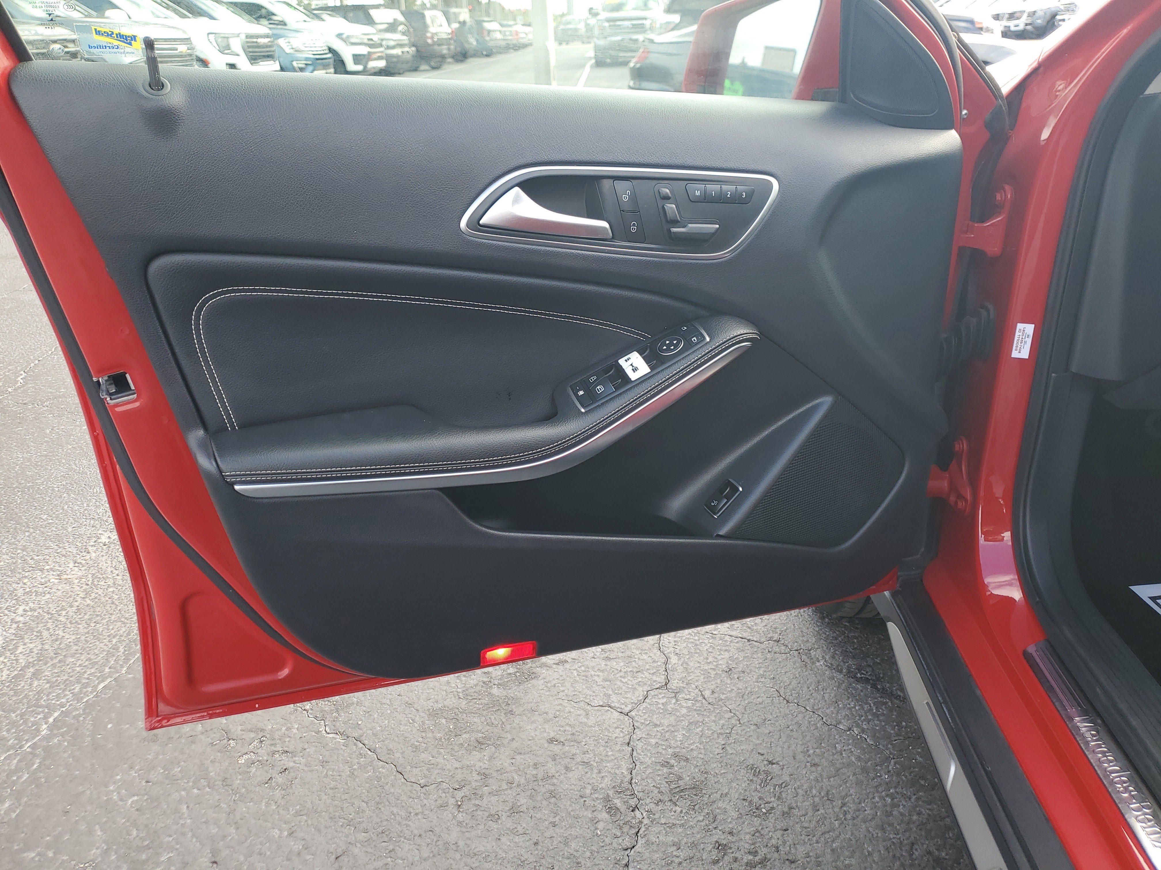 Used 2015 Mercedes-Benz GLA 250 4MATIC image 18