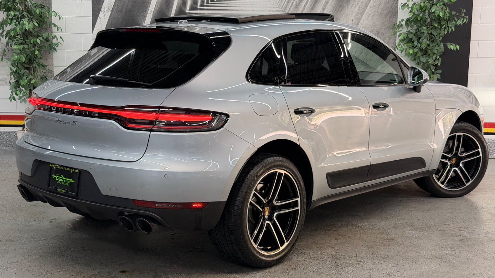 Used 2019 Porsche Macan S w/ Premium Package Plus AWD/4WD image 7