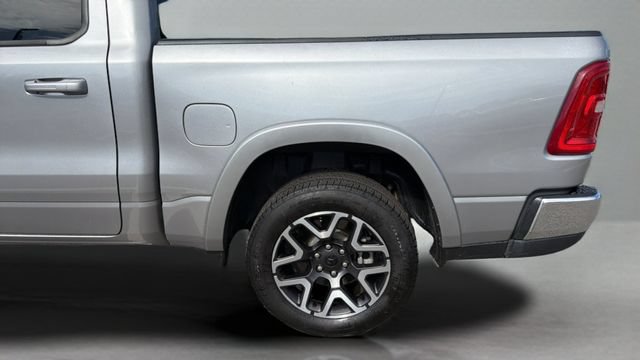 Used 2025 RAM 1500 Laramie AWD/4WD image 34