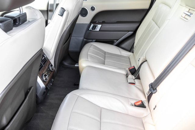 Used 2020 Land Rover Range Rover Sport HSE image 25