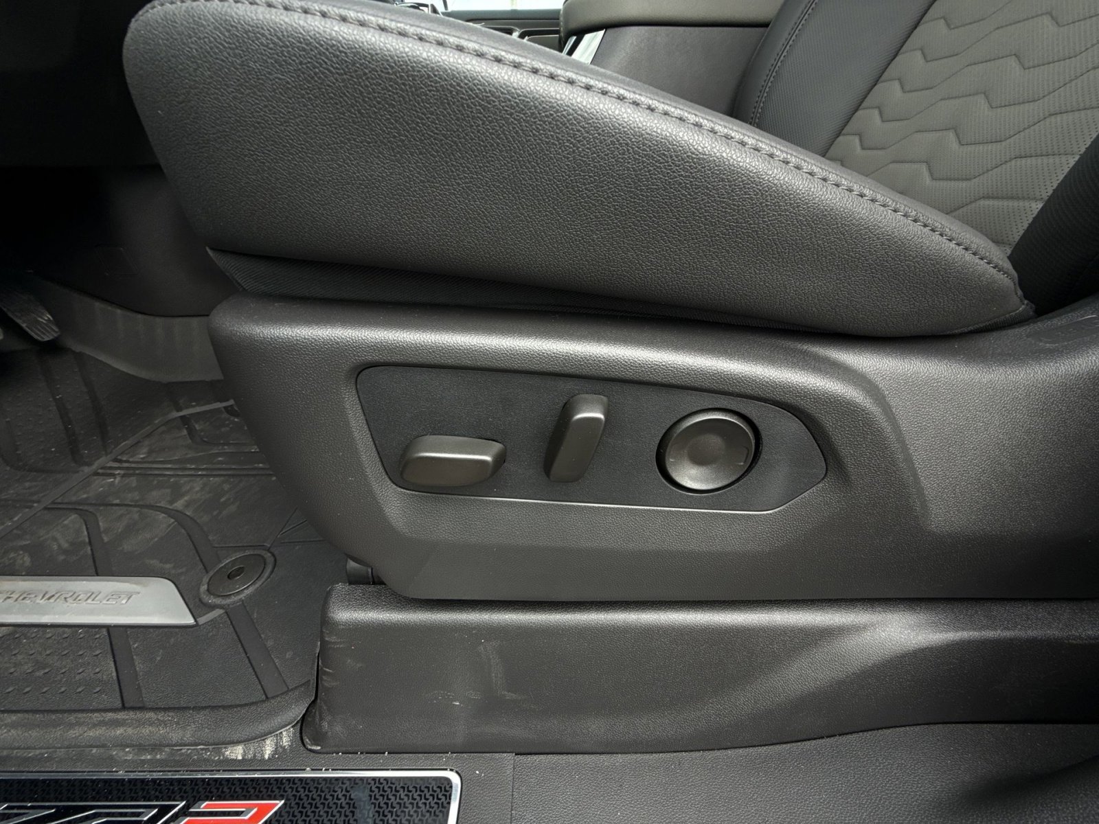 New 2026 Chevrolet Silverado 1500 ZR2 AWD/4WD image 14